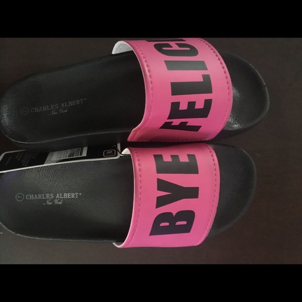 Slides/ sandals